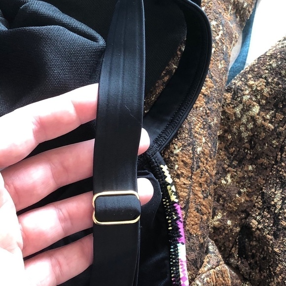 PILYQ Women’s Size M Bikini Top Zig Zag Print Swim - Picture 16 of 16